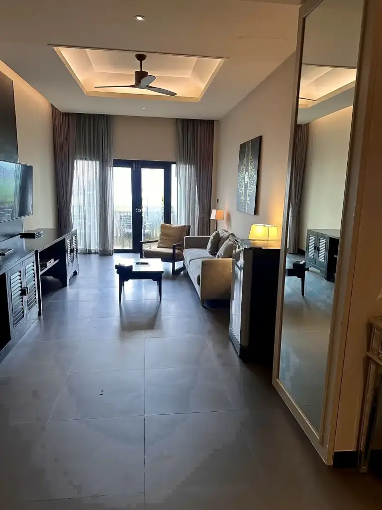 הסלון בחדר ב-Impiana Resort, צ'אוונג נוי