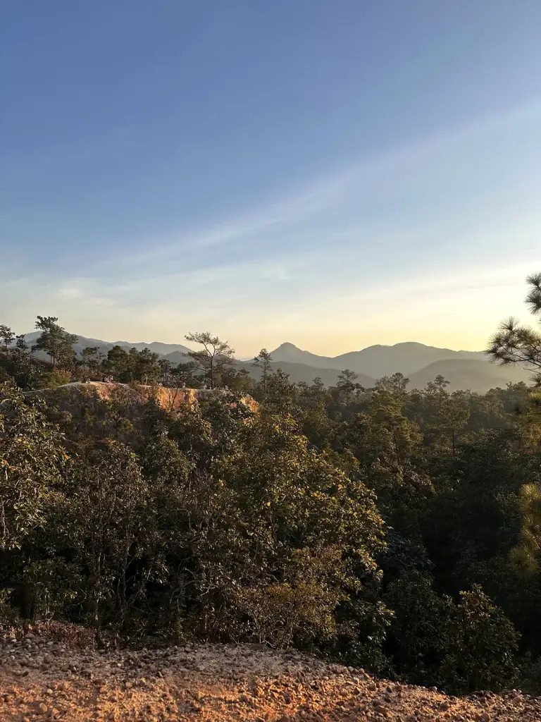 נוף ההרים מ-Pai Canyon לקראת השקיעה