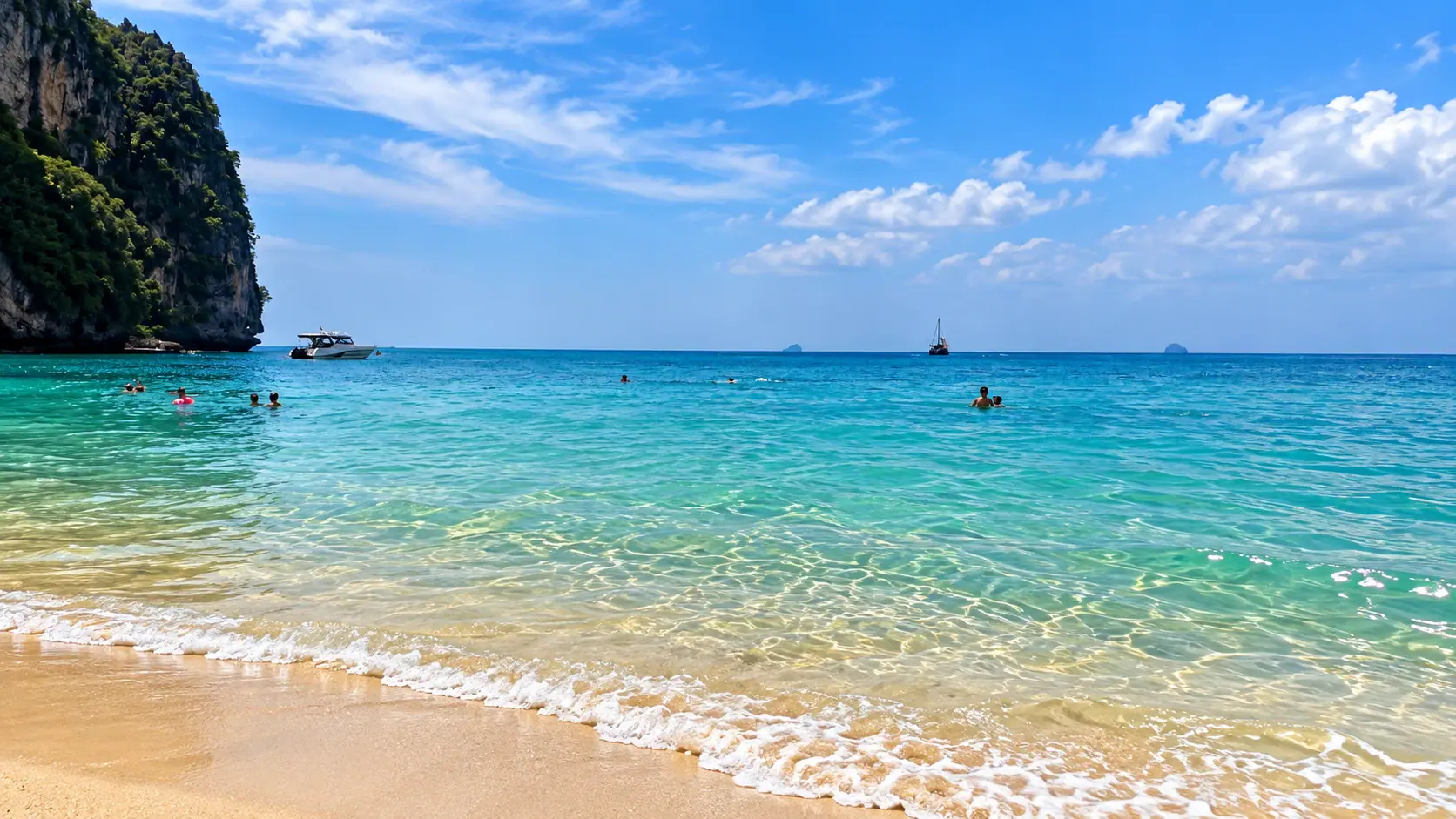 חוף Phra Nang בריילי, צוק גיר ומים בגווני טורקיז